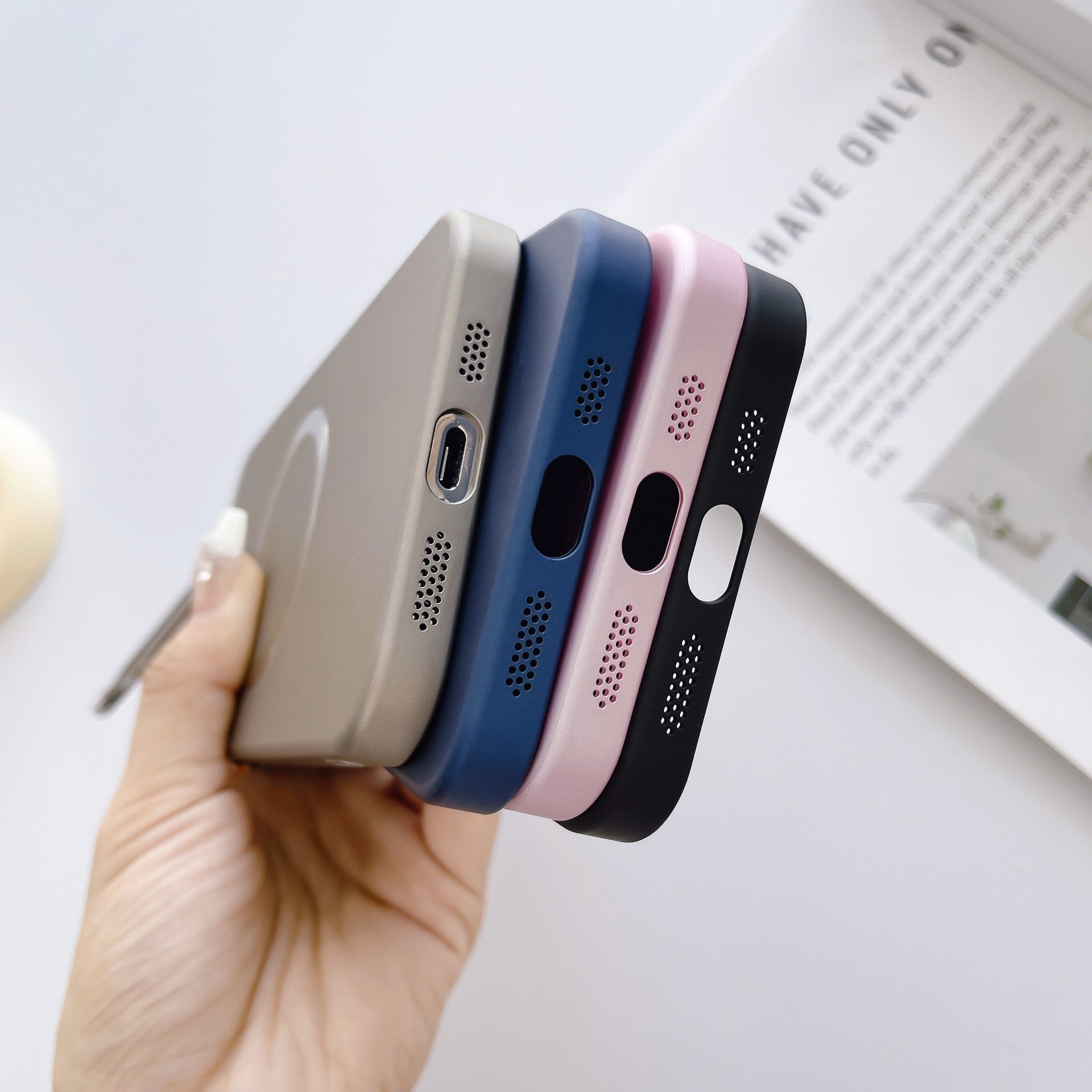 Magnetic Bracket Lens Protector Case